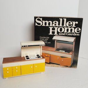 Vintage TOMY Smaller Homes Dollhouse Miniature Kitchen Range & Cabinet w/ box